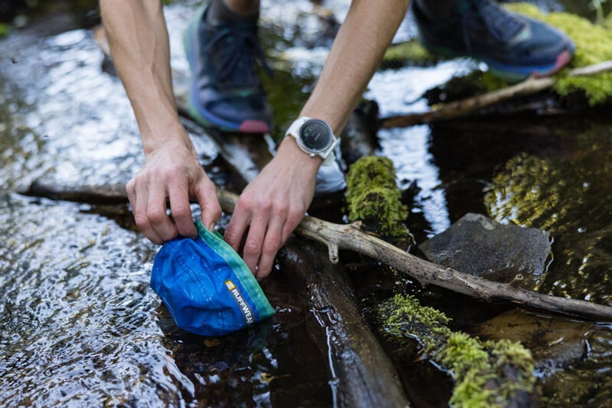 Ruffwear, Trail Runner Collapsible Dog Bowl, Ultralight Packable Water Bowl, Waterproof Coated Fabric, Packs Into Its Own Pocket, Pocket‑Friendly for On-the-Go Hydration, 4.2 Cups (1 L), Blue Pool