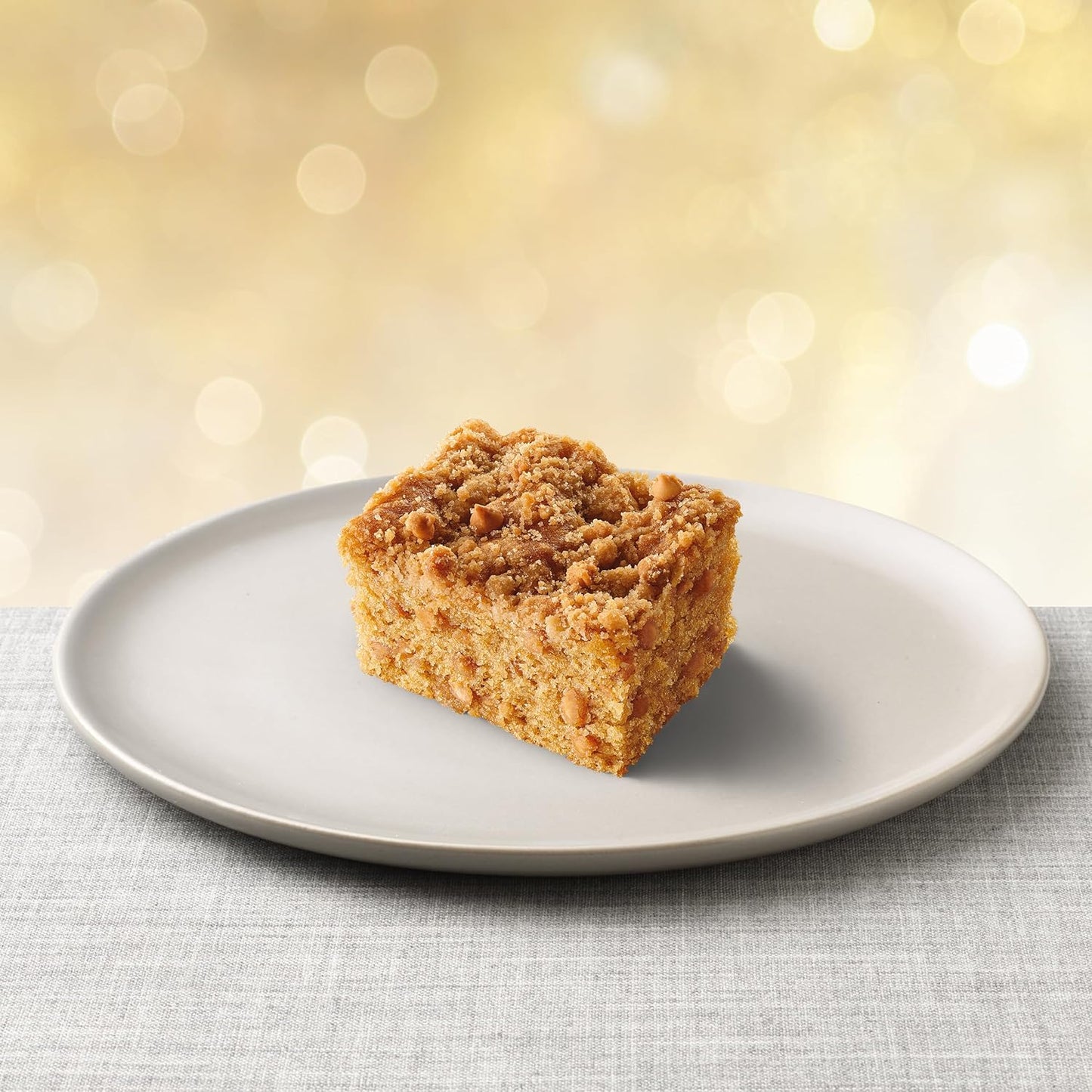 Betty Crocker REESE'S Peanut Butter Coffee Cake Mix with Mini REESE'S Peanut Butter Chips and Brown Sugar Streusel Topping, Holiday Baking, 14.2 oz
